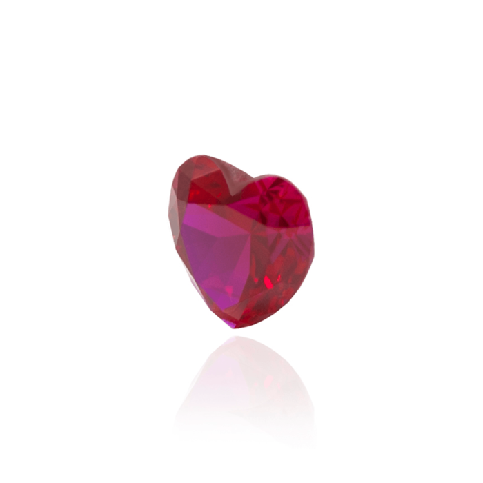 гидротермальный выращенный рубин ruby корунд огранка сердце