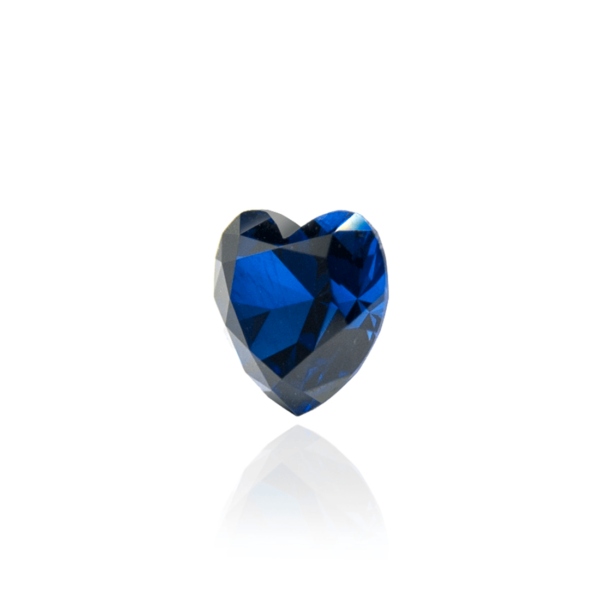 гидротермальный выращенный сапфир sapphire корунд огранка сердце