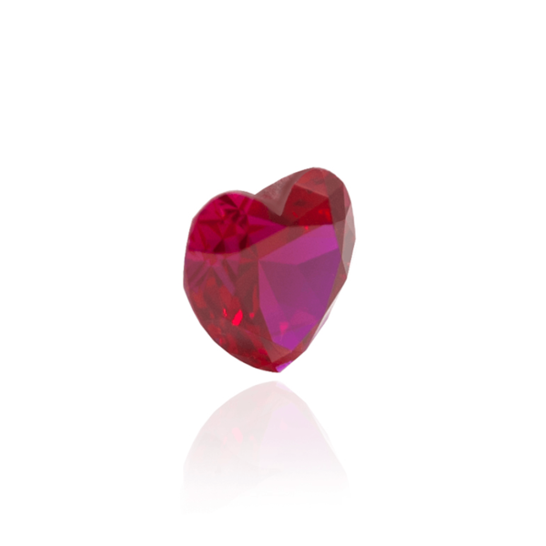 гидротермальный выращенный рубин ruby корунд огранка сердце
