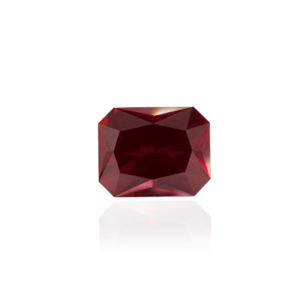 -кровь_РАДИАНТ-1.png гидротермальный выращенный рубин голубиная кровь dark ruby корунд огранка радиант